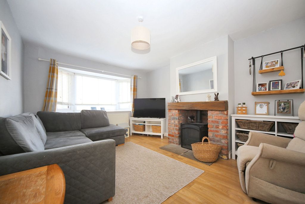 Property photo 2 of 25