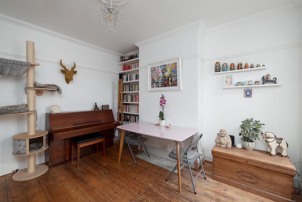 Property photo 3 of 18 Dining Room
