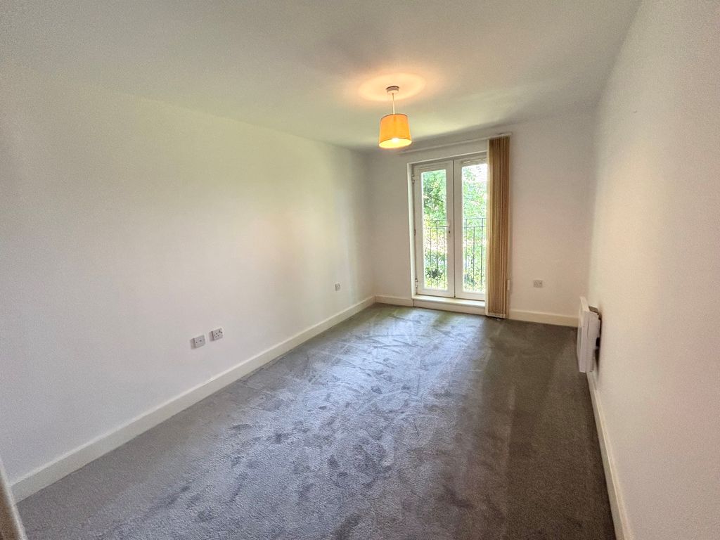 Property photo 3 of 6 Master Bedroom