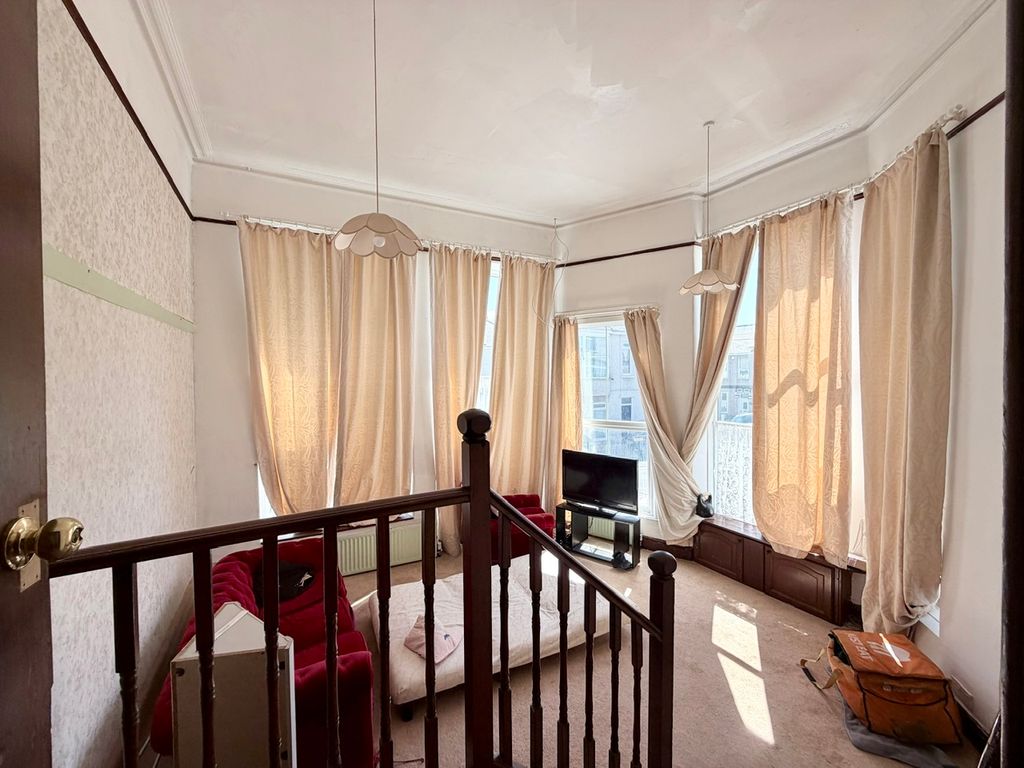 Property photo 2 of 13 Img_4923