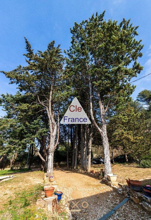 Property photo 2 of 21