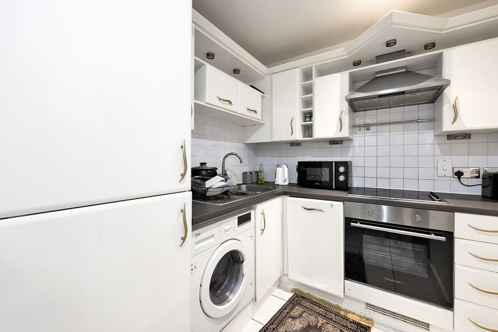 Property photo 3 of 15 Kitchen 