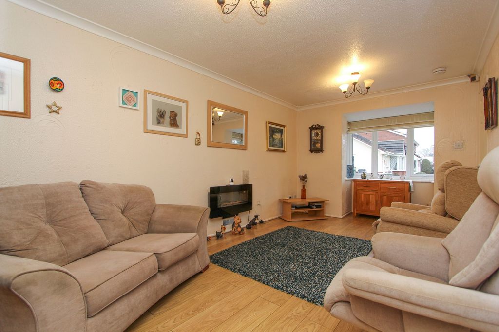 Property photo 2 of 21