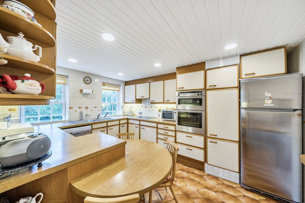 Property photo 3 of 21 1365787-15-68E7c3...