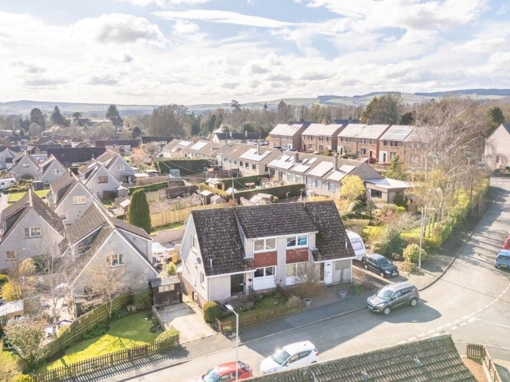 Property photo 2 of 26