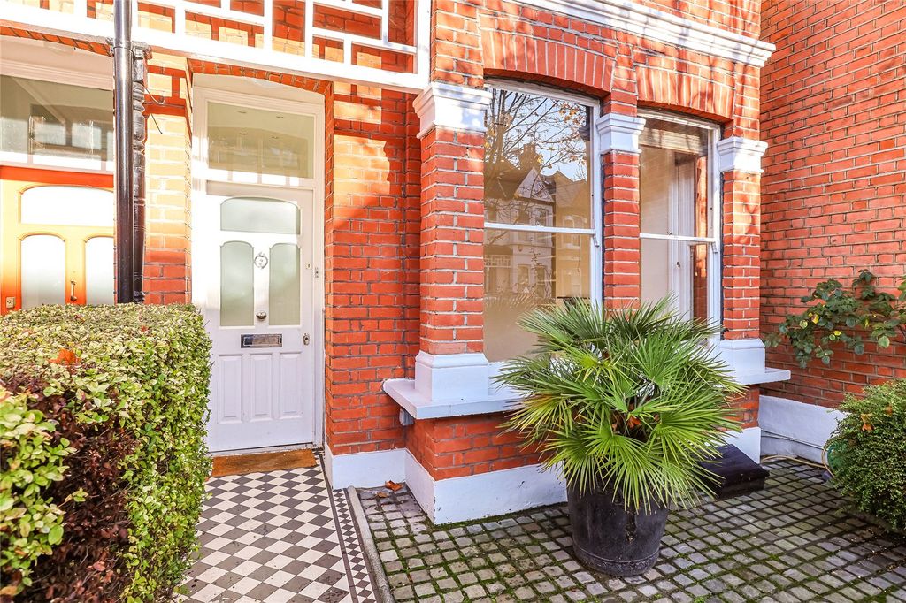 Property photo 2 of 12 External