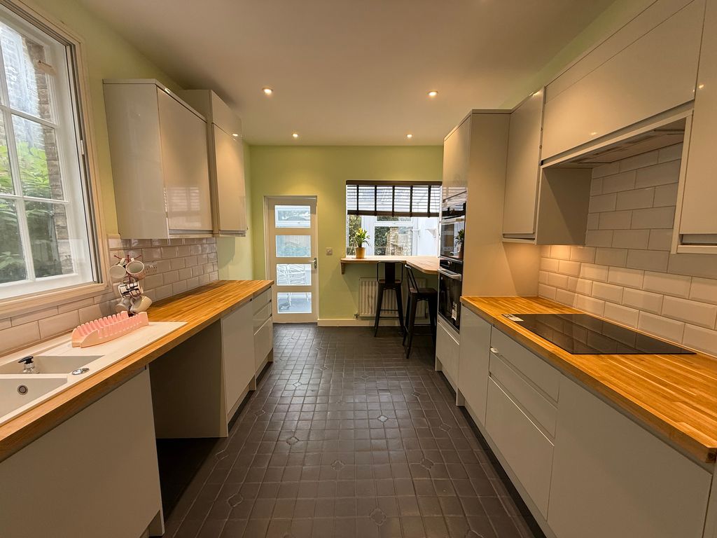 Property photo 2 of 15 Image