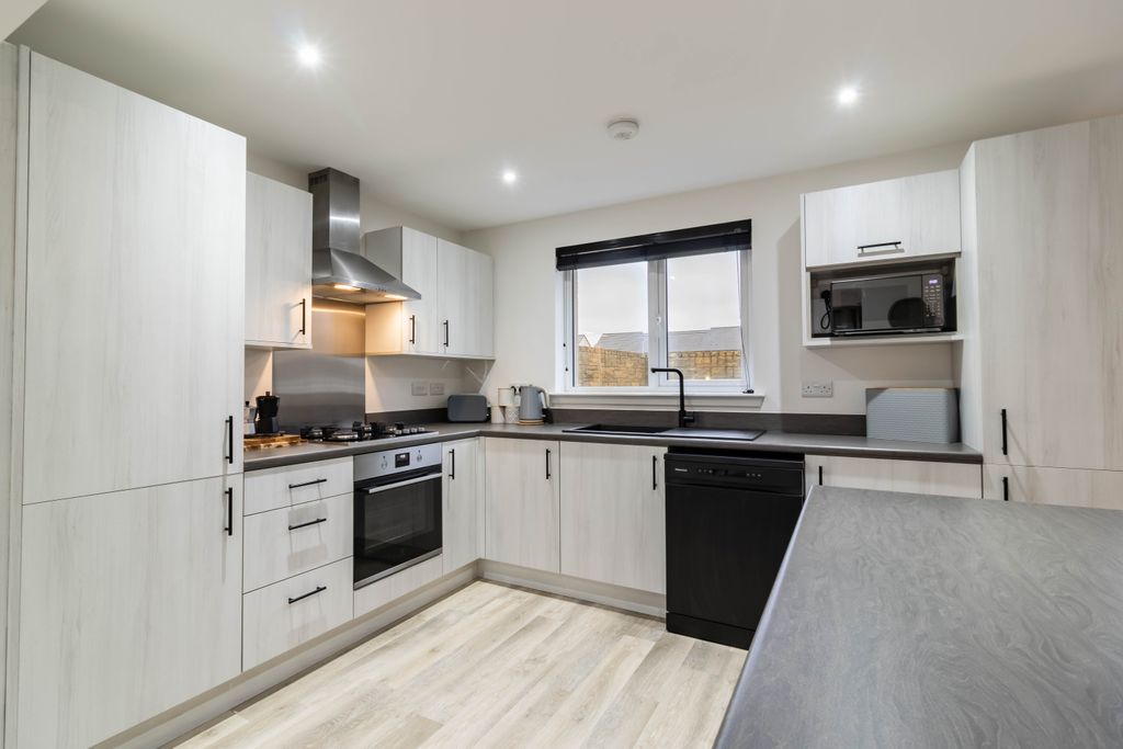 Property photo 3 of 29 Kitchen