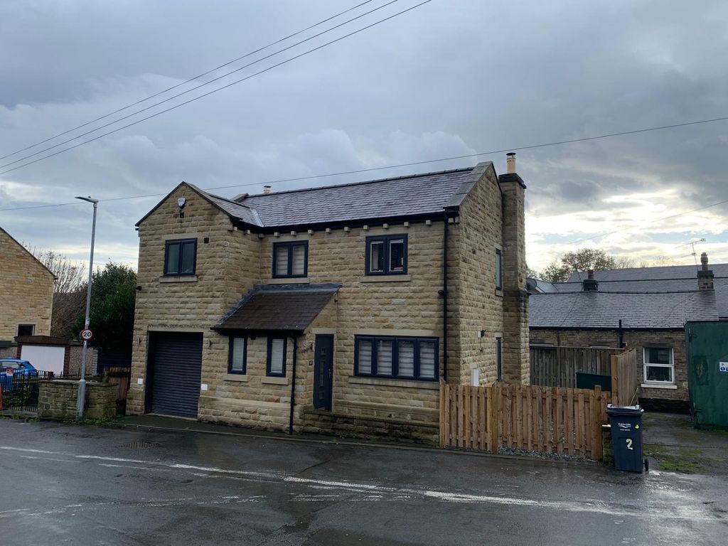 Property photo 2 of 11