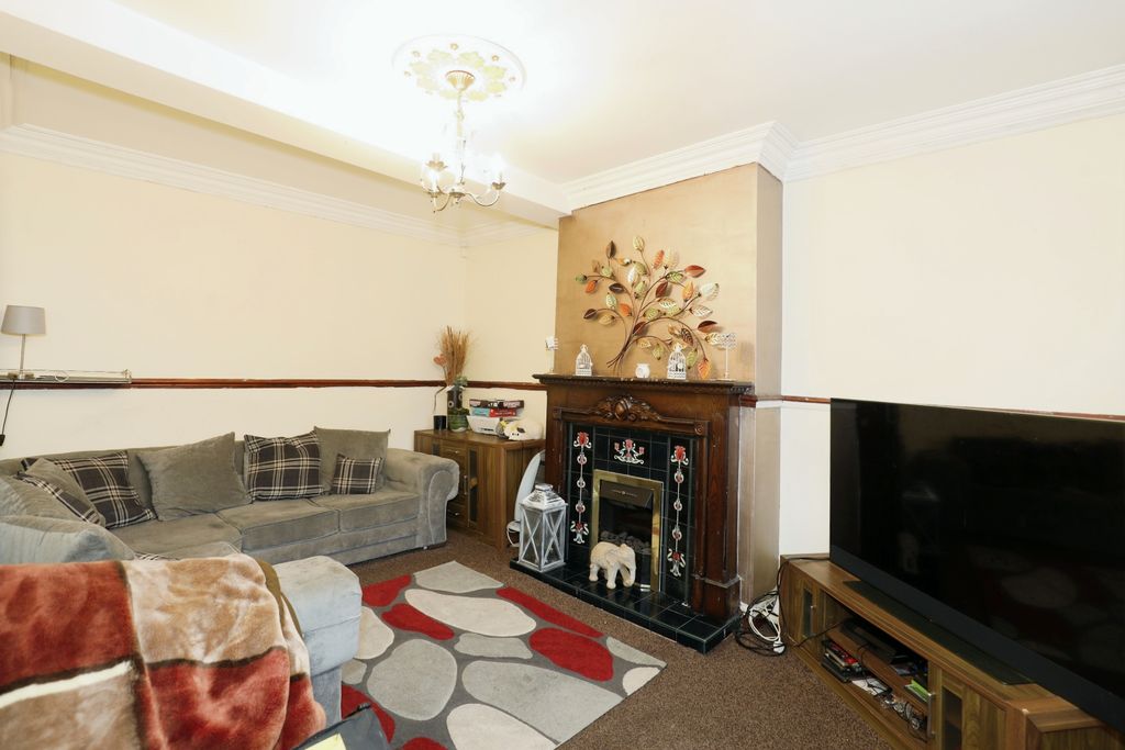 Property photo 2 of 15