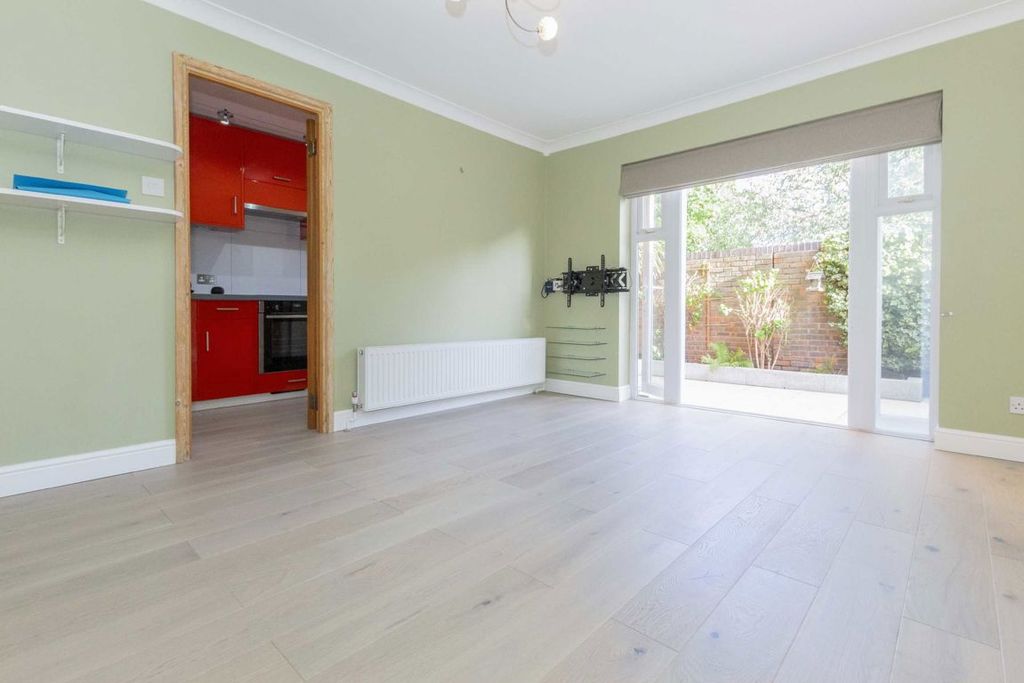 Property photo 2 of 6