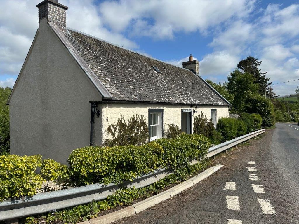 Property photo 2 of 32
