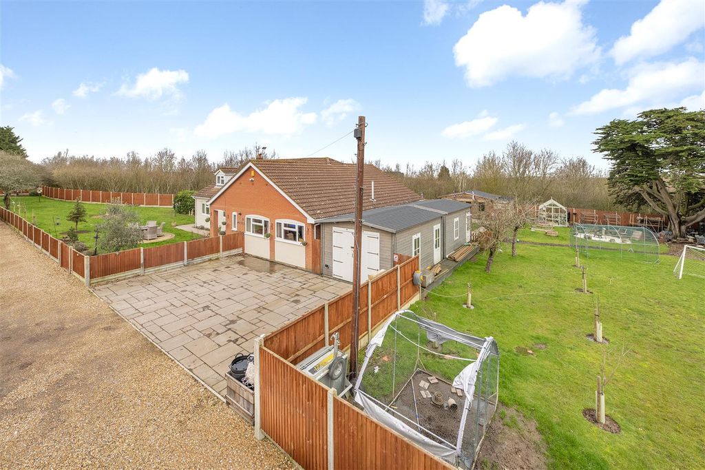 Property photo 3 of 26 Wellington Street, Whitstable