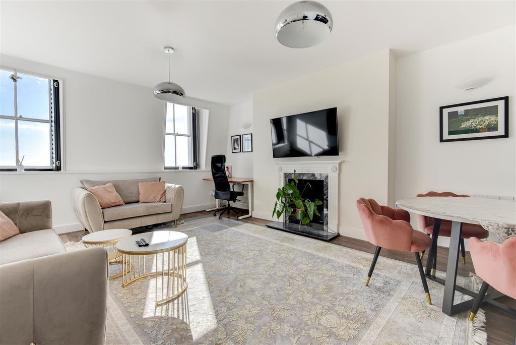 Property photo 2 of 16 16Heene-7.Jpg