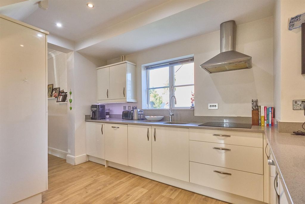 Property photo 2 of 17 Lysander Cl Burbage_11.Jpg