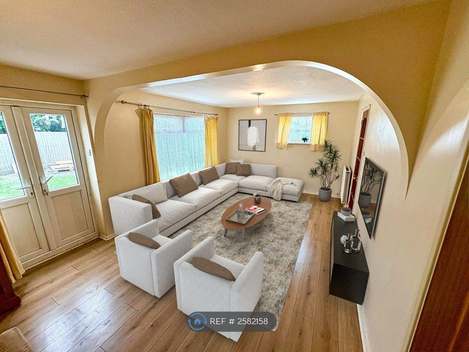 Property photo 2 of 11