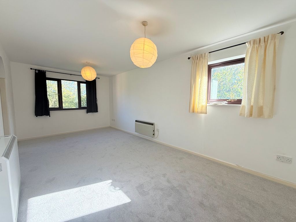 Property photo 3 of 7 Picture No. 14