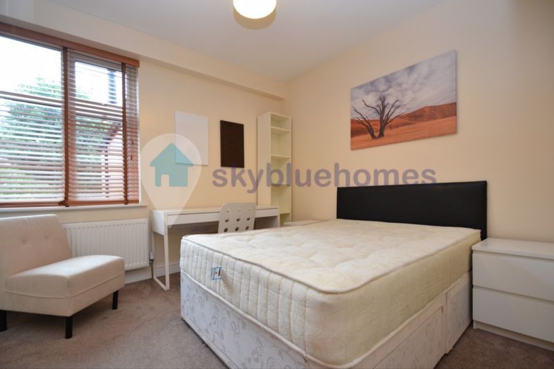 Property photo 3 of 11 Photo 6