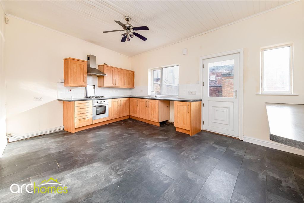 Property photo 3 of 17 Thirlmere-5.Jpg