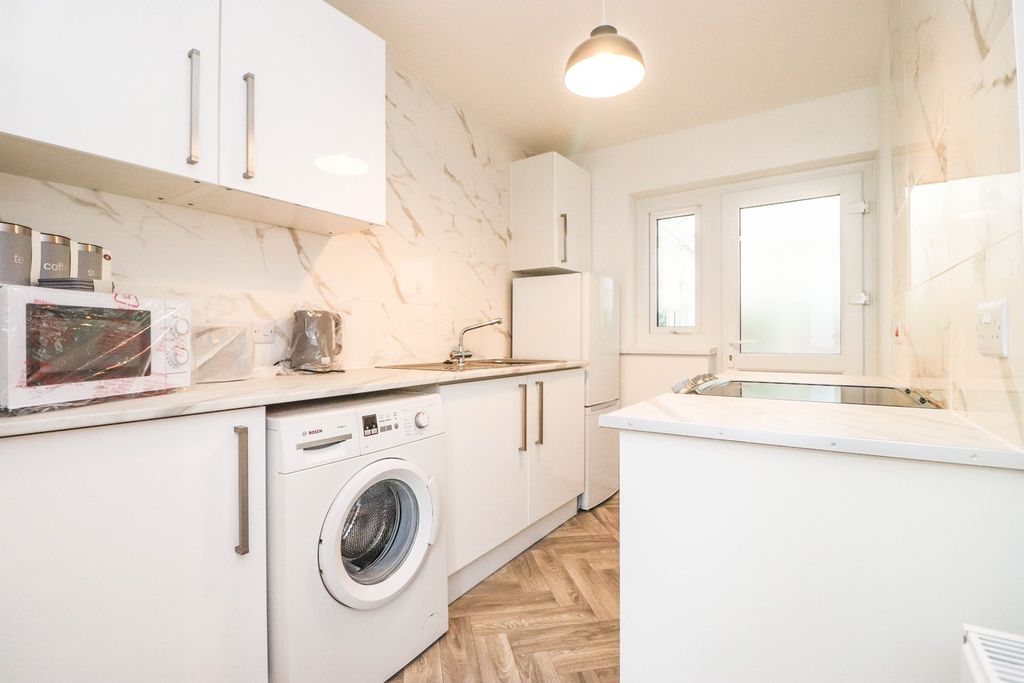 Property photo 3 of 13 Kitchen