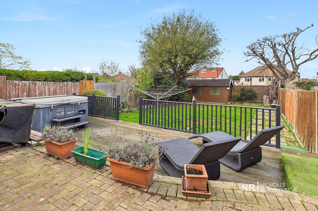 Property photo 2 of 20 Garden