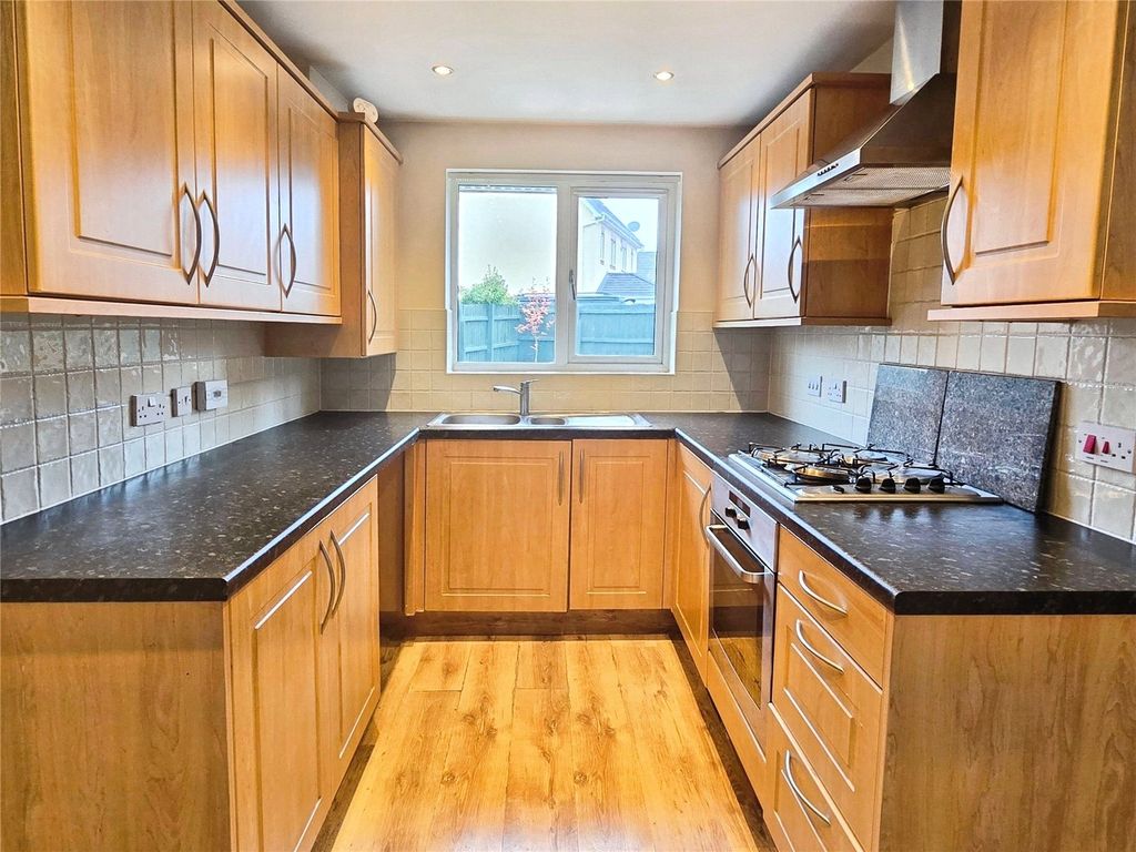 Property photo 3 of 14 Kitchen