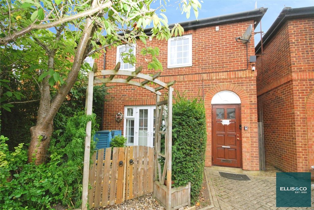 Property photo 3 of 10 Picture No. 24