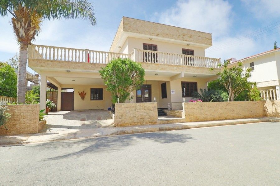 Property photo 1 of 50