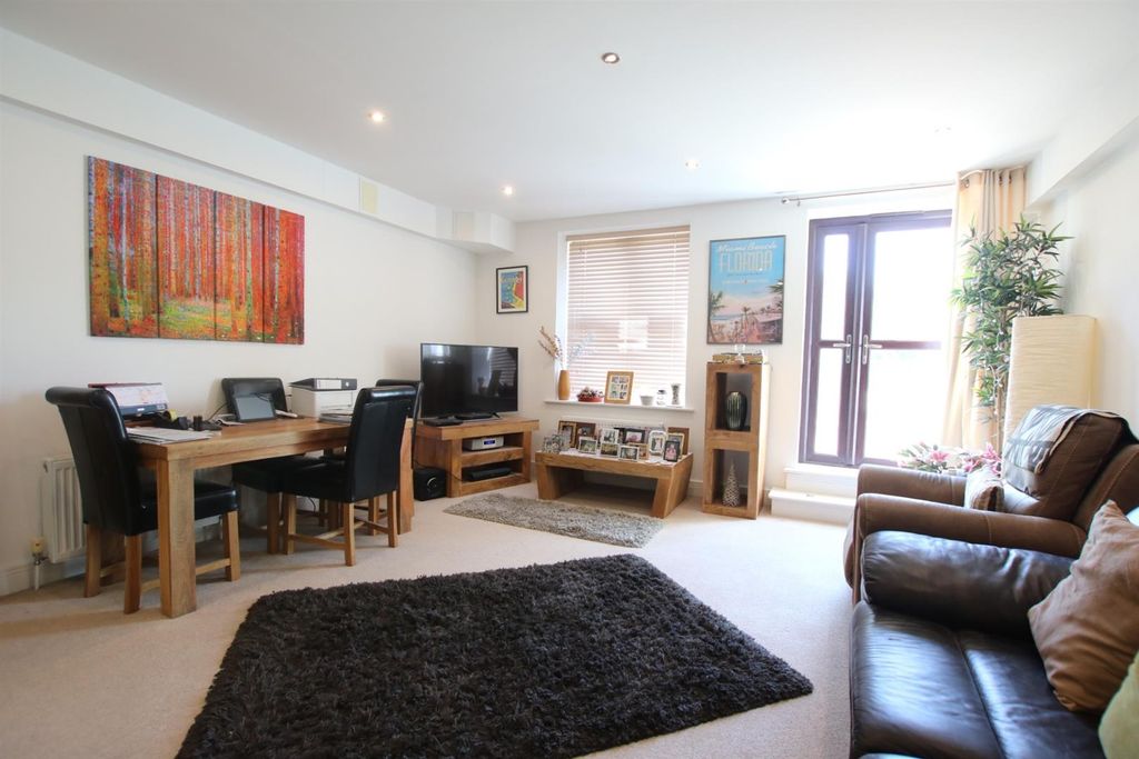 Property photo 2 of 11 Img_2116.Jpg