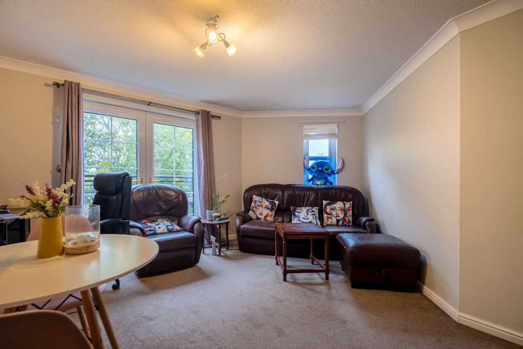 Property photo 3 of 21