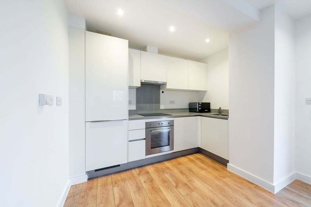 Property photo 3 of 8