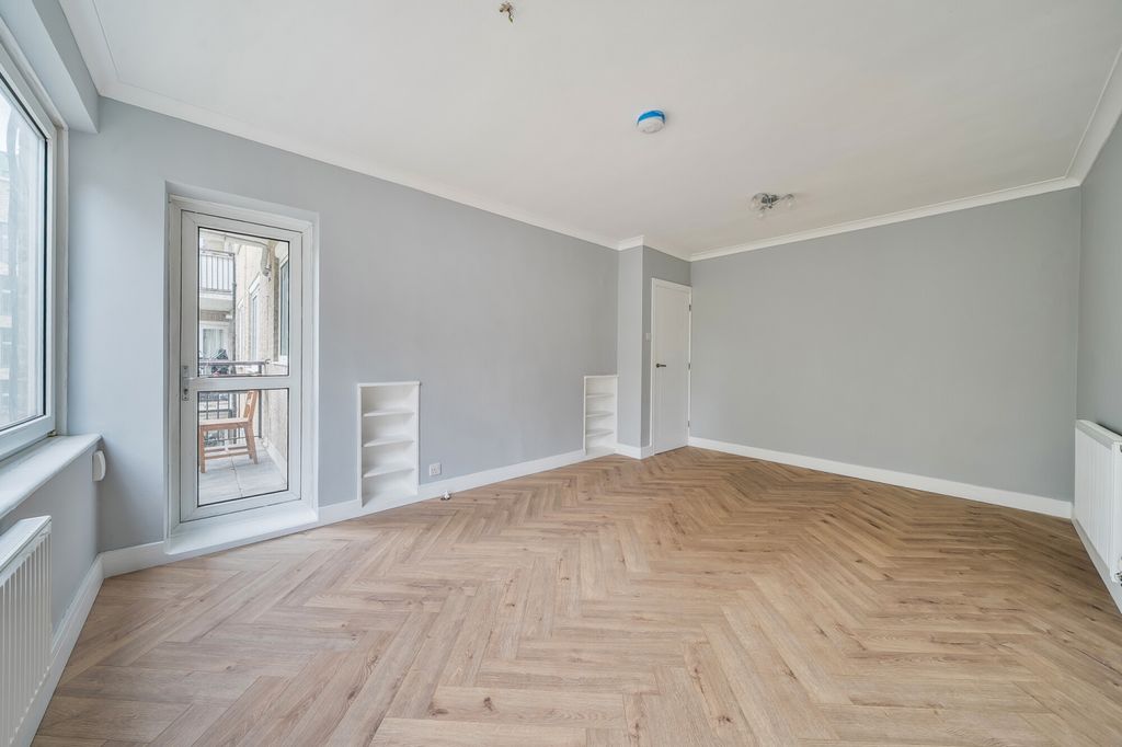 Property photo 3 of 18 1369970-12-68F228...