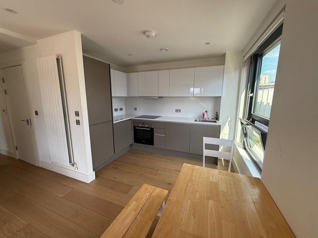 Property photo 3 of 11 8.Jpg