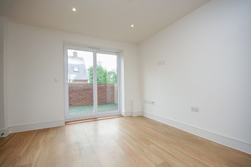 Property photo 3 of 11 Lounge