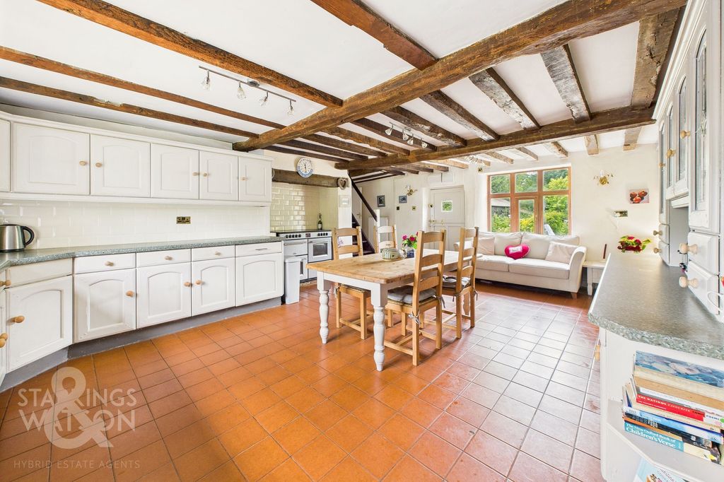 Property photo 3 of 44