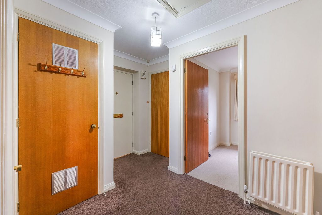 Additional image 5 of 2 bed flat for saleSurrey RH7