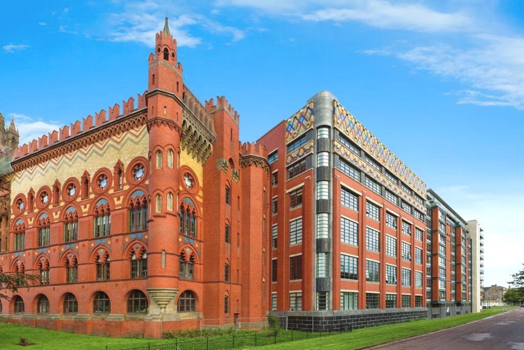 Property photo 1 of 17 Front View