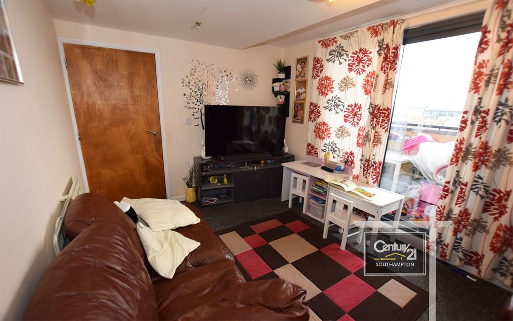 Property photo 3 of 6