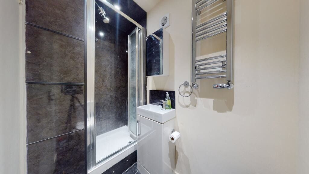 Property photo 3 of 3