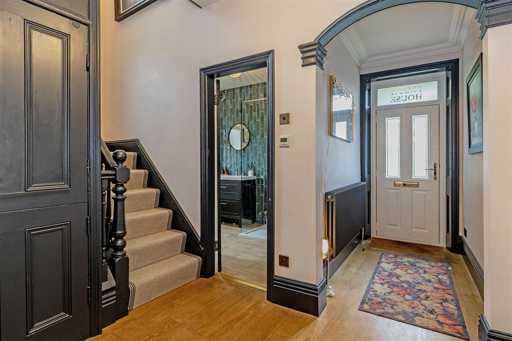 Property photo 2 of 22 Entrance Hall-1.Jpg