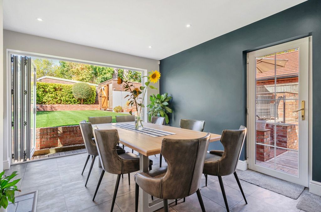 Property photo 3 of 16 Dining Area