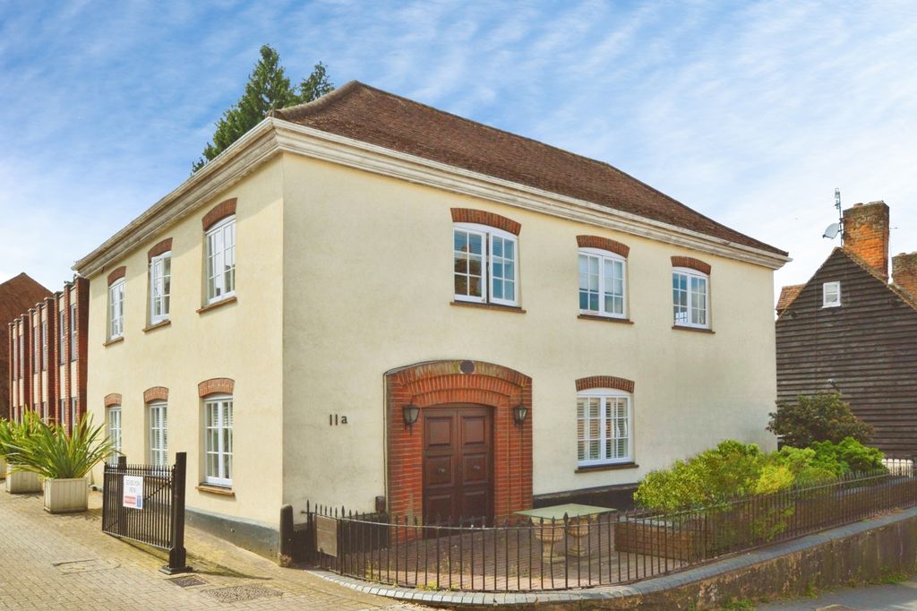 Property photo 1 of 6