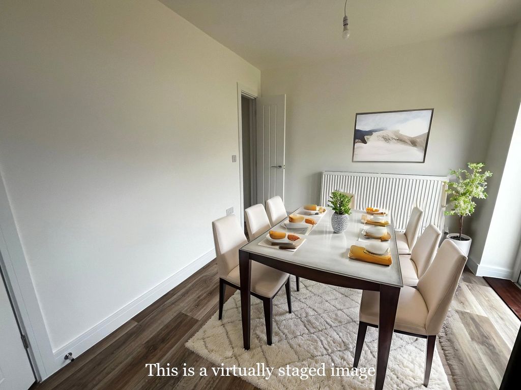 Property photo 3 of 8 Picture No. 12