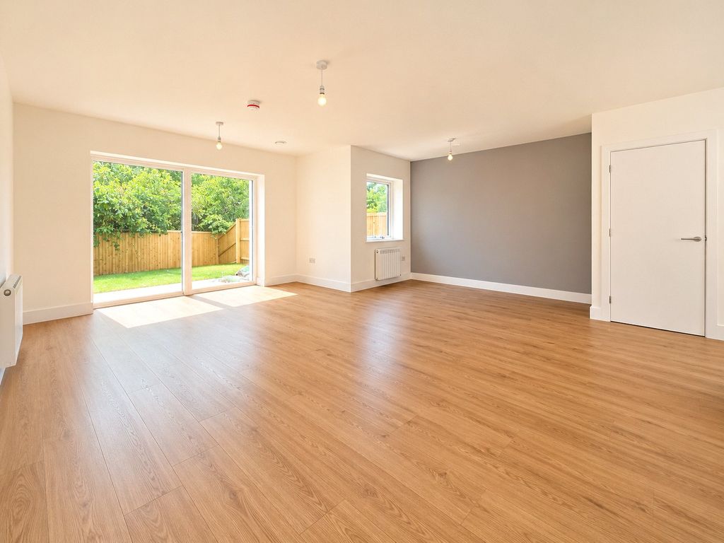 Property photo 3 of 16 Picture No. 05