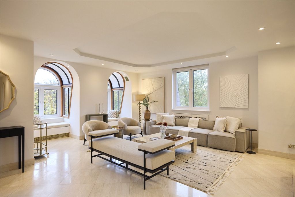 Property photo 1 of 10 Reception