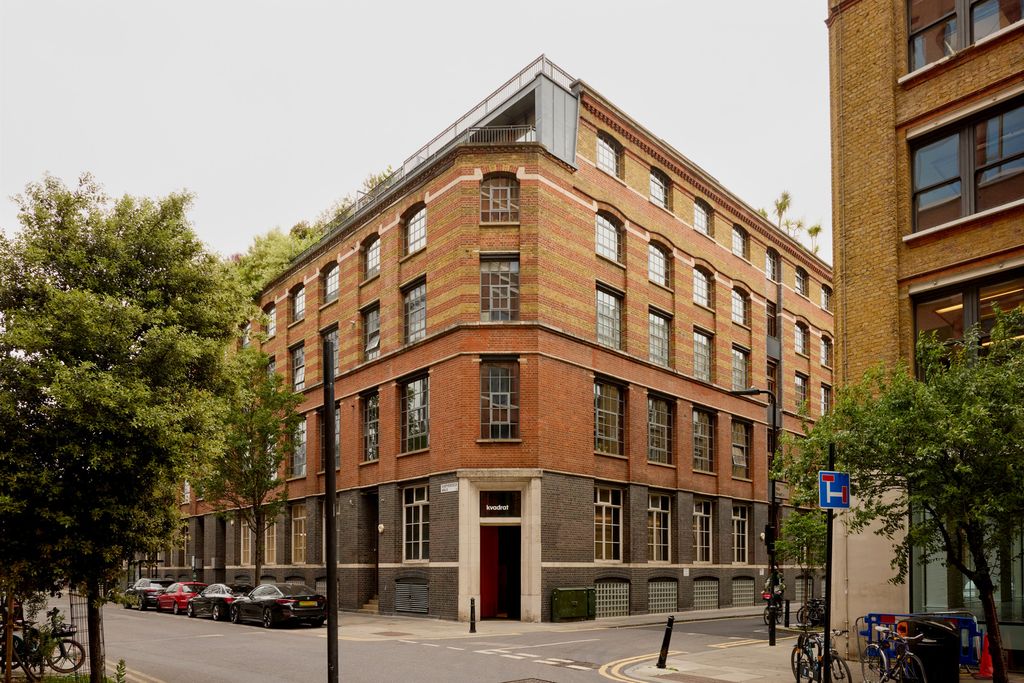 Property photo 2 of 20 286100 - The Modern House_The Factory_30.Jpg