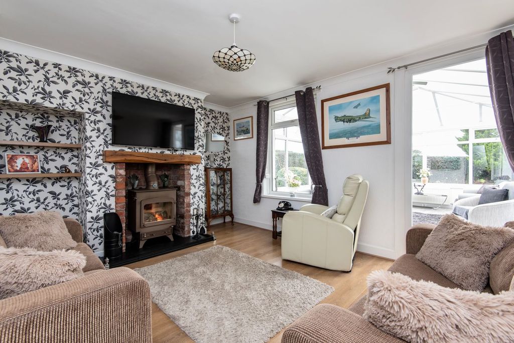 Property photo 2 of 23