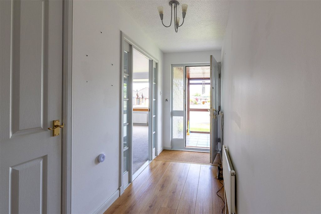 Property photo 3 of 31 Picture No. 27