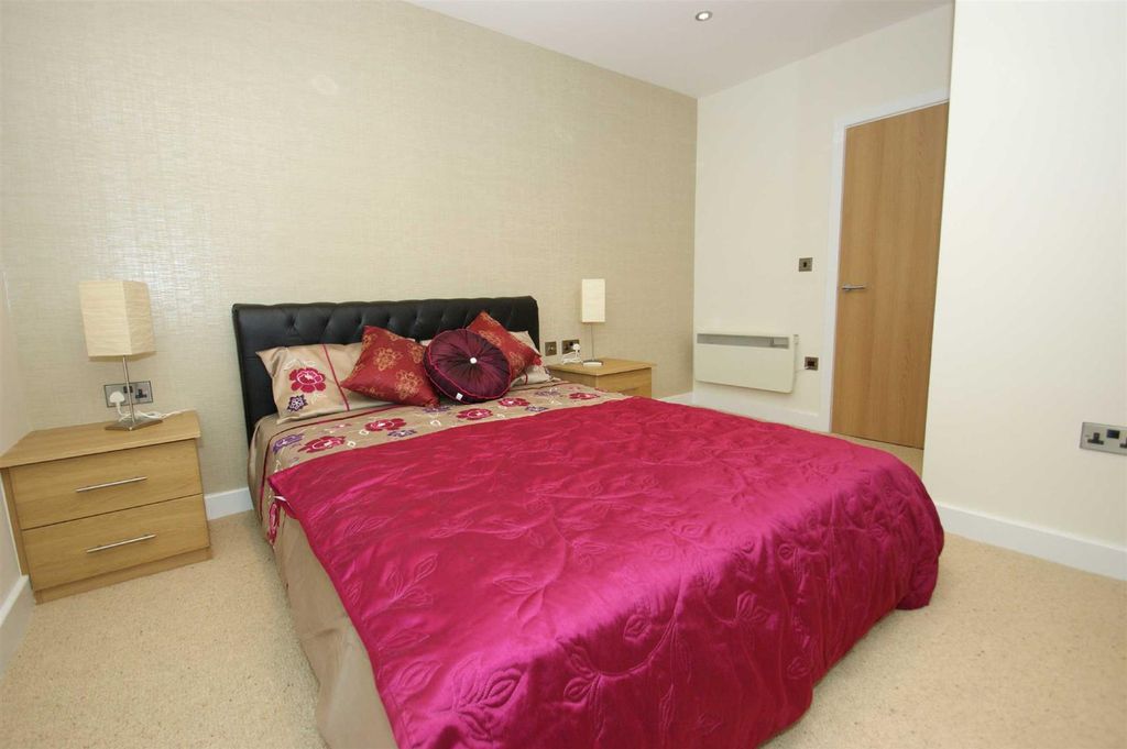 Property photo 2 of 12