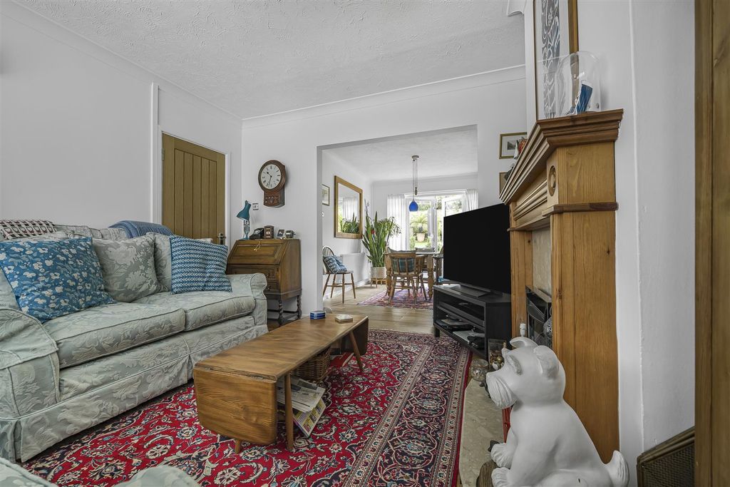 Property photo 2 of 30